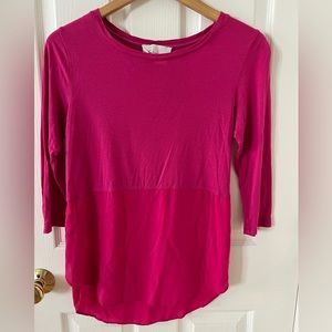 Two by Vince Camuto 💖 Ruby pink blouse with two types of fabric.